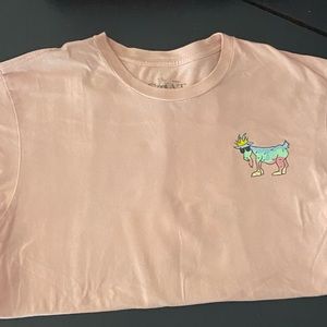 GOAT Mens T-shirts (2) size Small